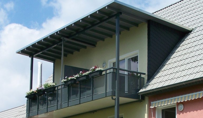 15 Zadaszenia balkonowe