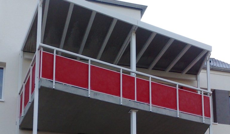 18 Zadaszenia balkonowe